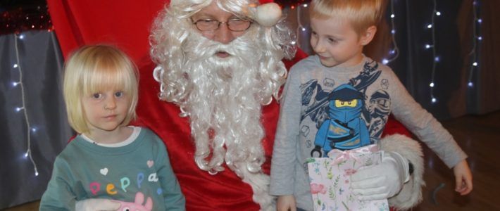 Święty Mikołaj odwiedził dzieci w gminie Kunice